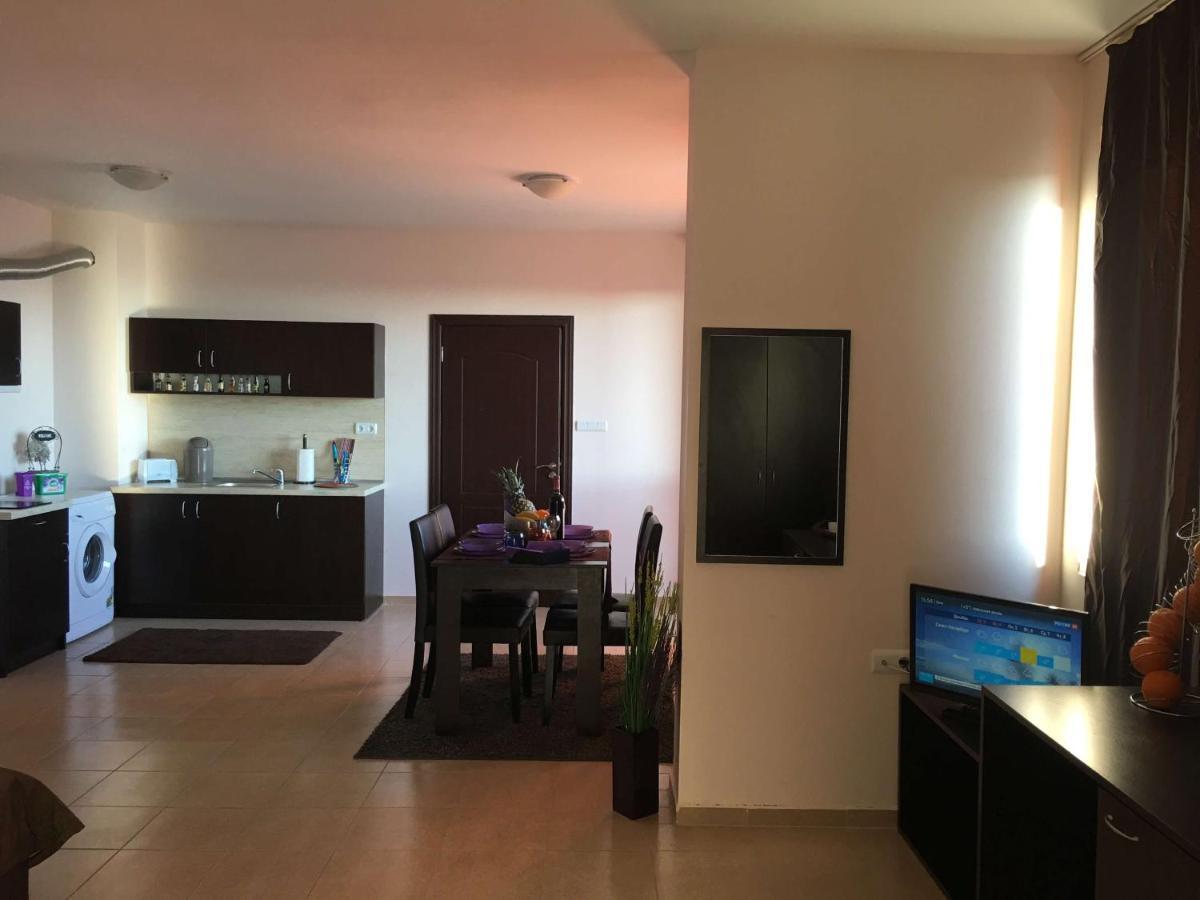 Studios Europa Street Pomorie Bagian luar foto