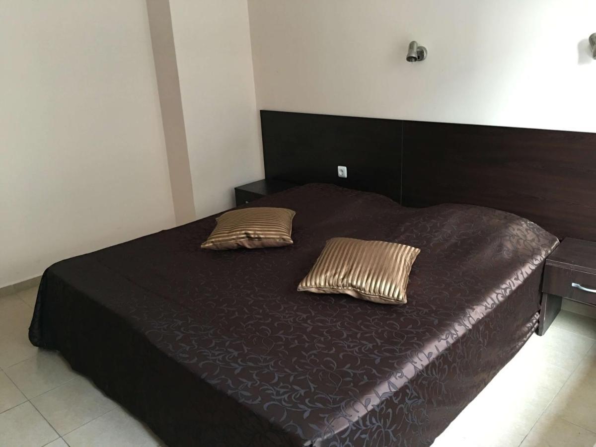 Studios Europa Street Pomorie Bagian luar foto