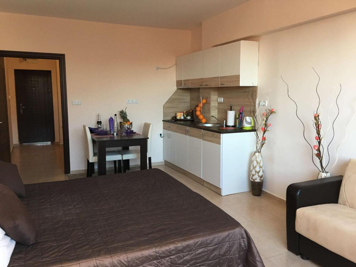 Studios Europa Street Pomorie Bagian luar foto