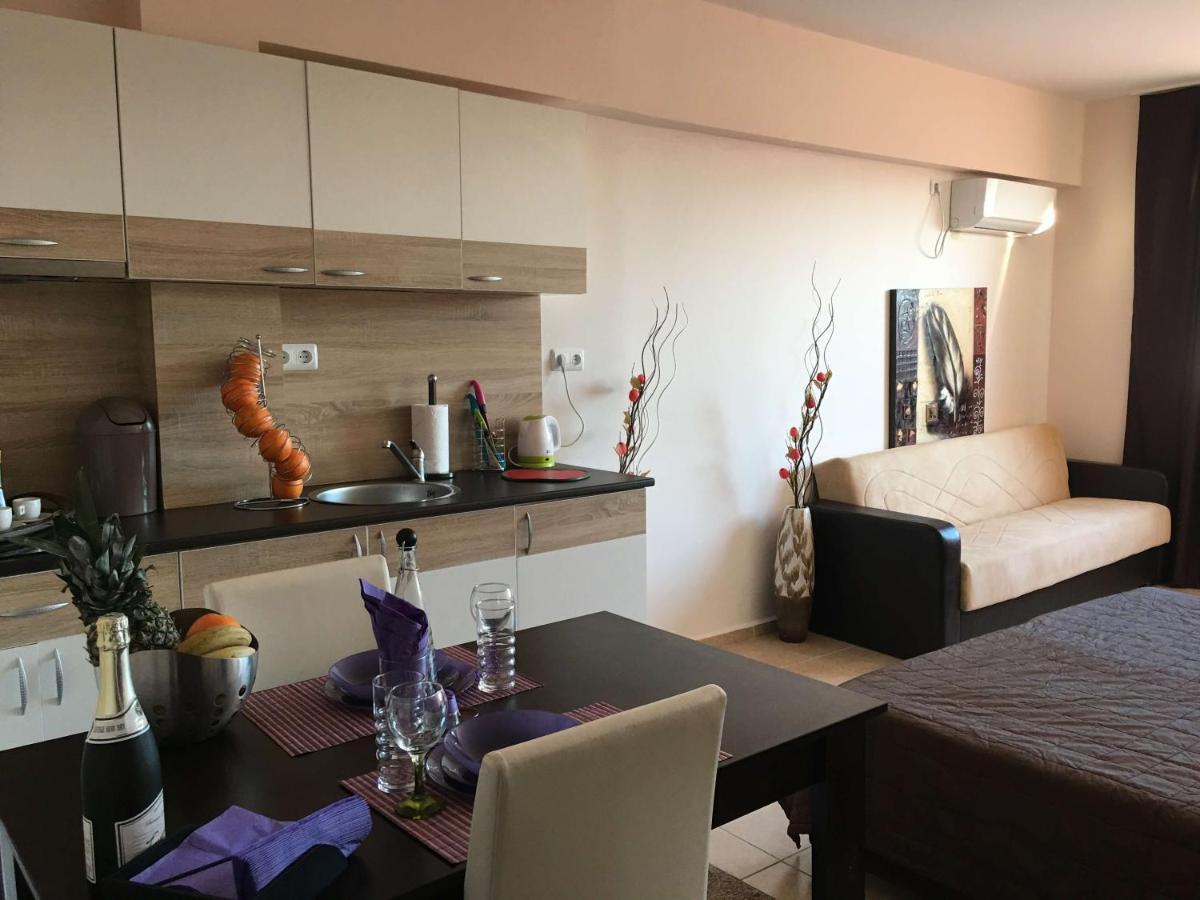 Studios Europa Street Pomorie Bagian luar foto