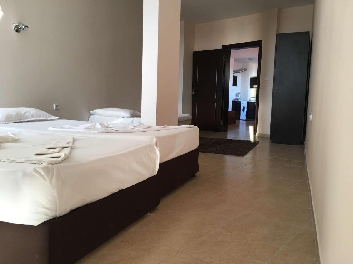 Studios Europa Street Pomorie Bagian luar foto