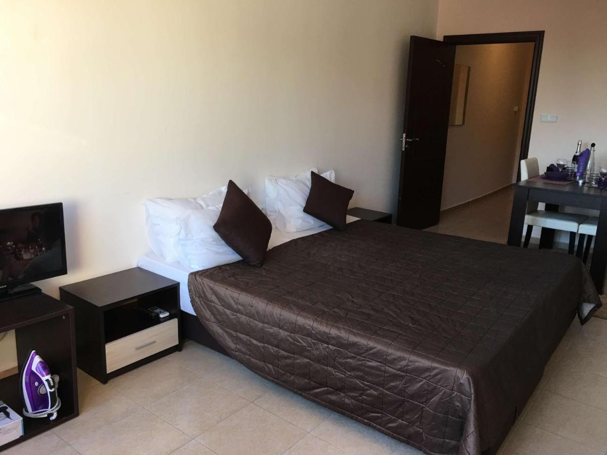 Studios Europa Street Pomorie Bagian luar foto