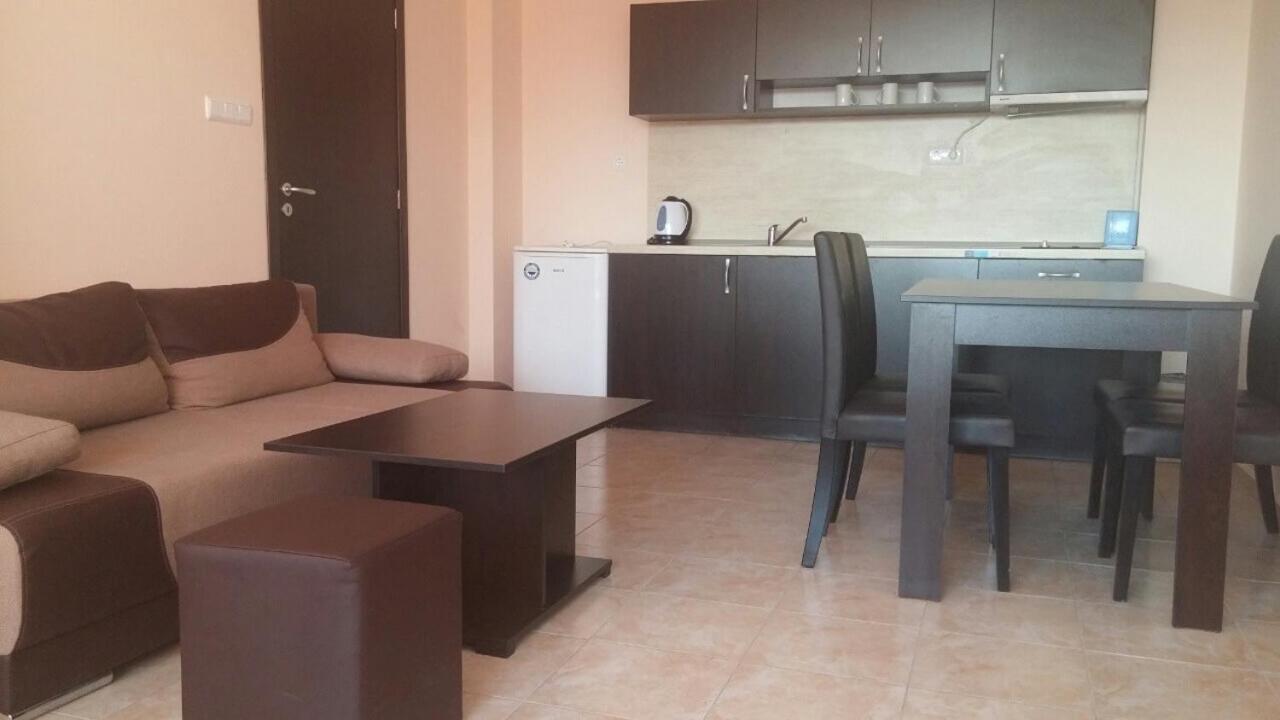 Studios Europa Street Pomorie Bagian luar foto